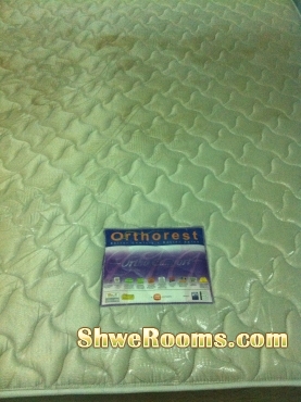 Queen size Dunlopillo mattress