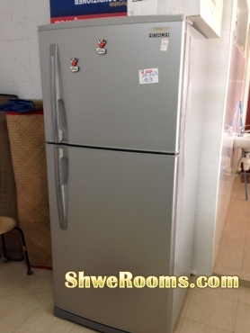 <___  Hitachi Big two door fridge for sale ____>