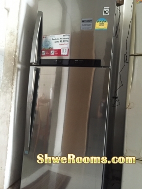 LG Refrigerator for sale (S$600) under warranty