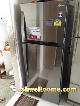 LG Refrigerator for sale (S$600) under warranty