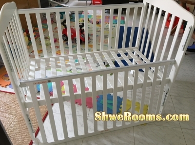 Want to sell baby cot 