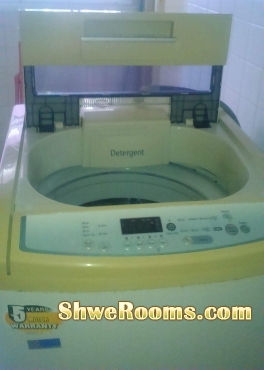 Samsaung Big Washing Machine in Good Condition for Sale