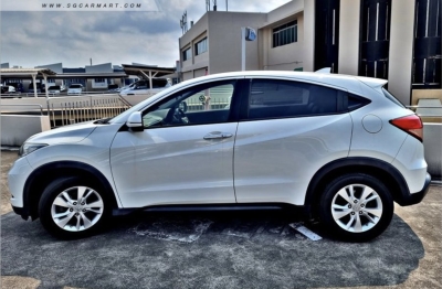 Honda Vezel Car Rental for private trip