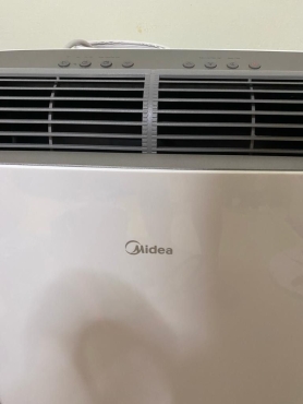 midea mppt-12crn7 for sale S$300