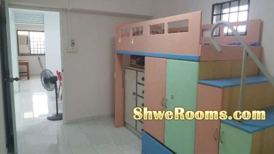 Big Common and single common room for rent