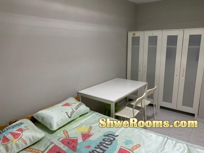 air-con common room to rent at bedok