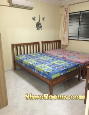 Available one common room @ Tampines West MRT( Short/long term)