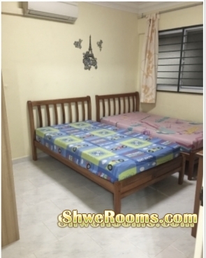 Available one common room @ Tampines West MRT( Short/long term)