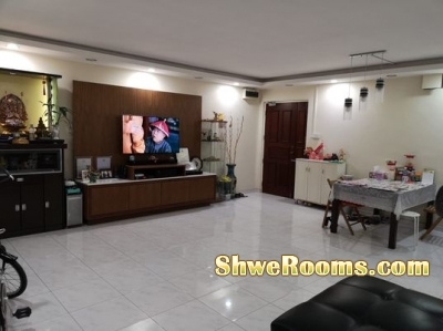 *****Room for rent for a lady @ Sengkang*****