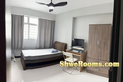 Available one common room for single stay near tampines west mrt