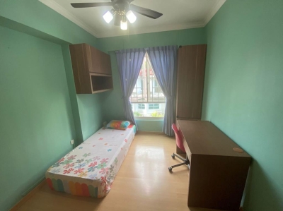 Condo - Common Rm for rent