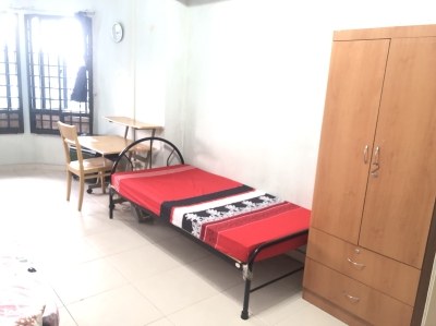 Lady Roommate in Master room near Lake Side MRT