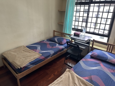 Room for rent at Boon Lay MRT, Near Jurong point shopping mall , Jurong West St 64 (short term)