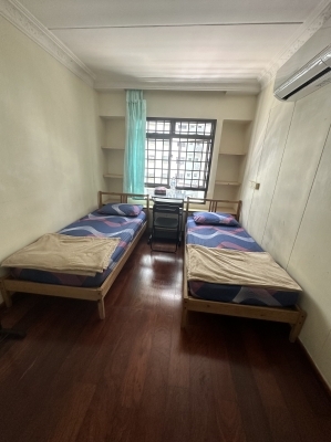 Room for rent at Boon Lay MRT, Near Jurong point shopping mall , Jurong West St 64 (short term)