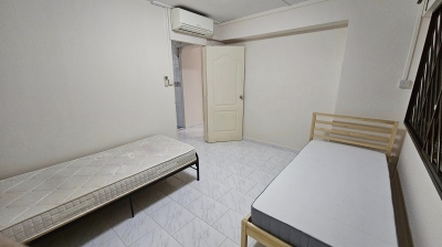 Purple line Near Buangkok MRT (Master / Common Room to Rent)