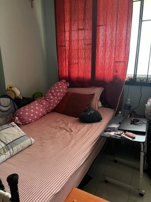 Looking for a female roommate to share a common room