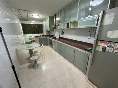 Female roomate for master room near Bishan MRT