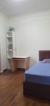 Master/common bed room for rent