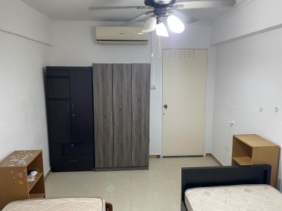 Long term, $600/pax, bukit batok,1 male to share in common room