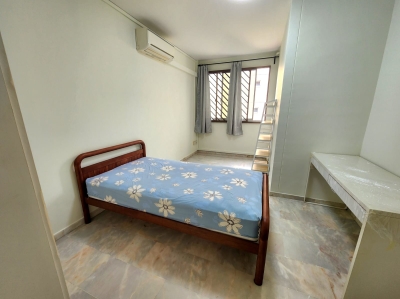 One common room for rent in Blk 141 Simei Street 2