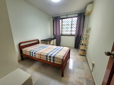 One common room for rent in Blk 141 Simei Street 2