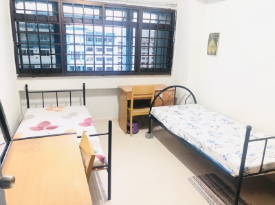 One Big Common Room & Master room to rent near Lake Side MRT