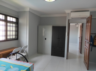 BLK 784 MASTER/COMMON BED ROOM to rent Short term, 4 MINS walking distance TO YEW TEE MRT