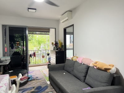 ကွန်ဒို master bedroom တခန်းငှါးဖို့ ရှိပါတယ် ( Layar LRT နားမှာပါ ) Sengkang MRT နဲ့ သုံးမှတ်တိုင်ဘဲ ဝေးပါတယ်။ 