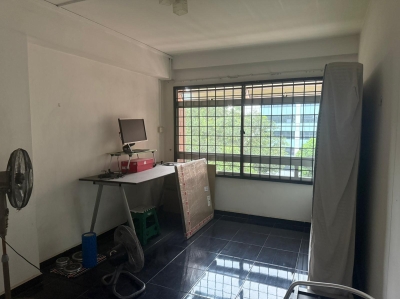 *** Near Ubi MRT, Executive Wide HDB, Common Rooms ***