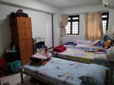 Owner Ad：One lady to share HDB Master room 