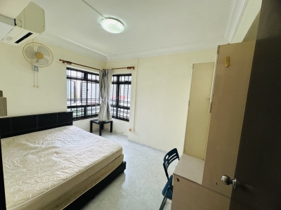 Cozy Common Room w AirCon - $1300 - near Queenstown MRT