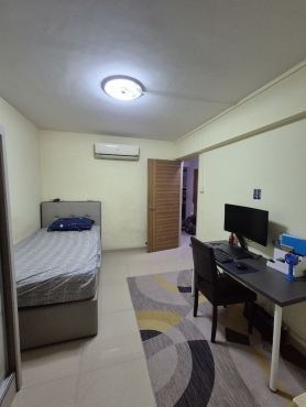 Serangoon Avenue 4 Common Room for rent