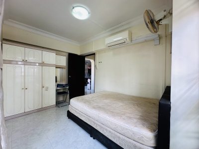 Cozy Common Room w AirCon - $1150 - near Queenstown MRT