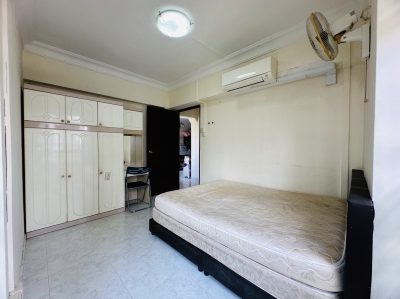 Cozy Common Room w AirCon - $1150 - near Queenstown MRT