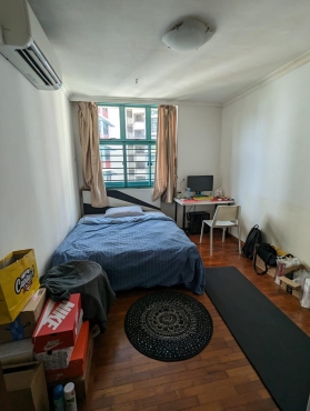 1 male to share common bed room near Admiralty (High floor)